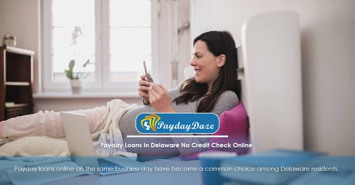 Woman applying for online payday loans in Delaware