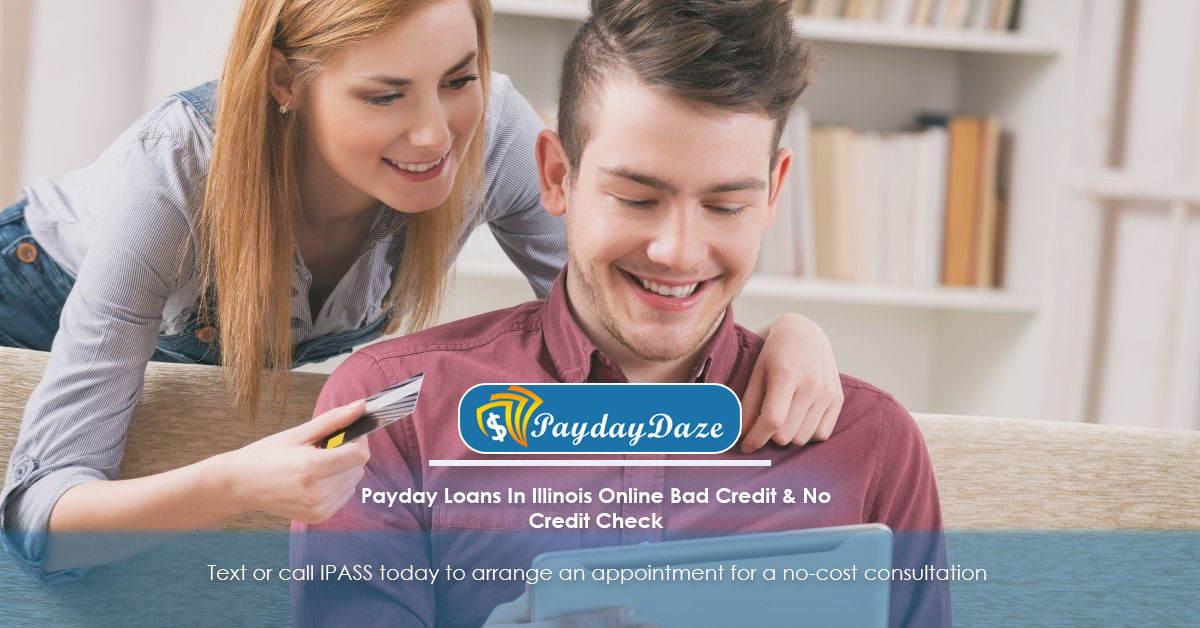 Couple applying for payday loans online in Illinois